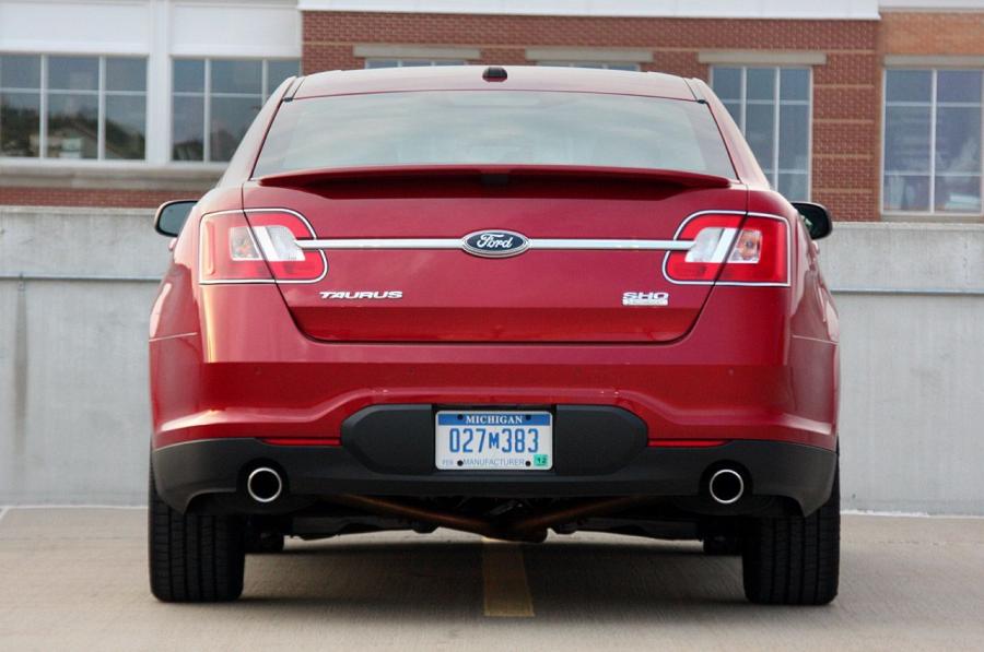  Ford Taurus SHO 2010 года  (фото 12 из 248)